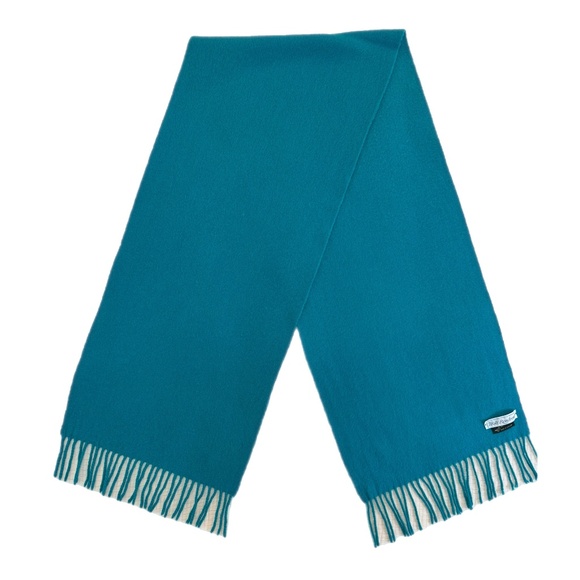 Holt Renfrew 100% Lambswool Scarf 🏴– Made in Scotland - Picture 4 of 10